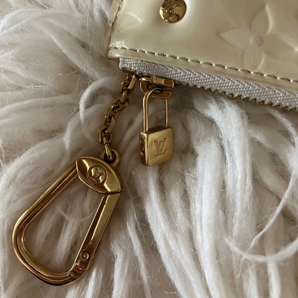 Louis Vuitton Vernis Key Cles Pouch - Picture 3 of 8